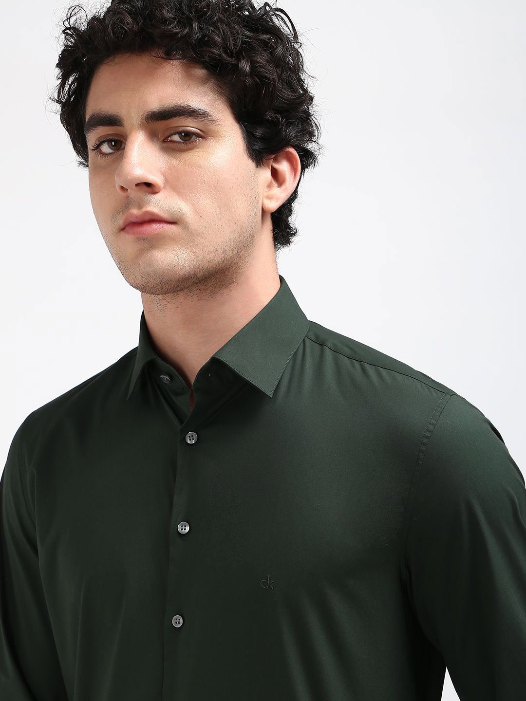 

Calvin Klein Jeans Men Spread Collar Solid Cotton Slim Fit Casual Shirt, Olive