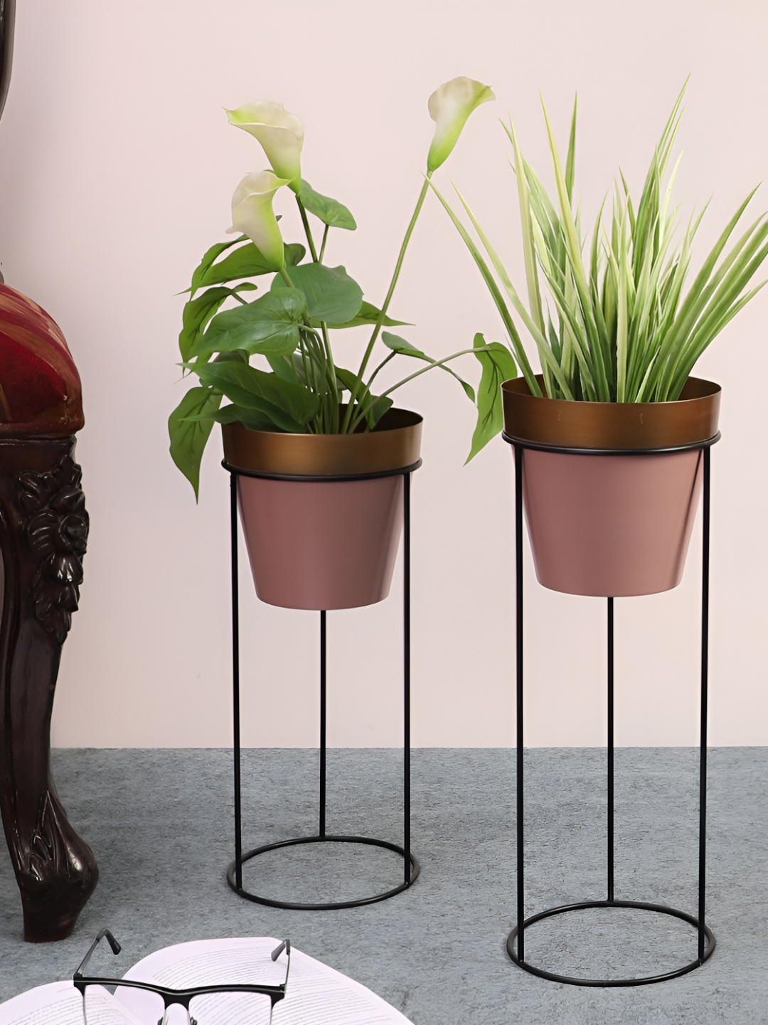 

pristine interiors 2 Pieces Pink & Black Metal Deanna Planters