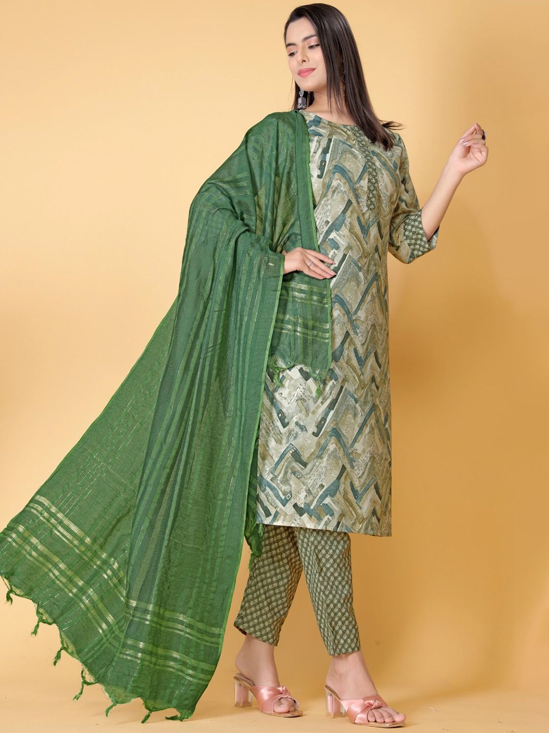 

Abhilasha Women Floral Printed Regular Pure Cotton Kurta with Trousers & With Dupatta, Green