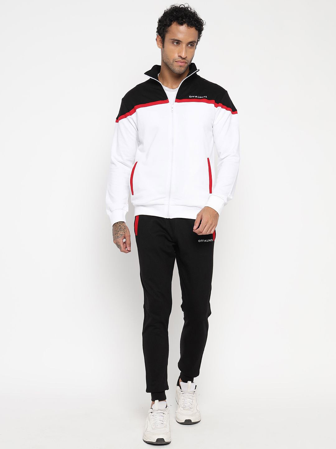 

OFF LIMITS Men Colourblocked Sweatshirt & Joggers Tracksuit, Black