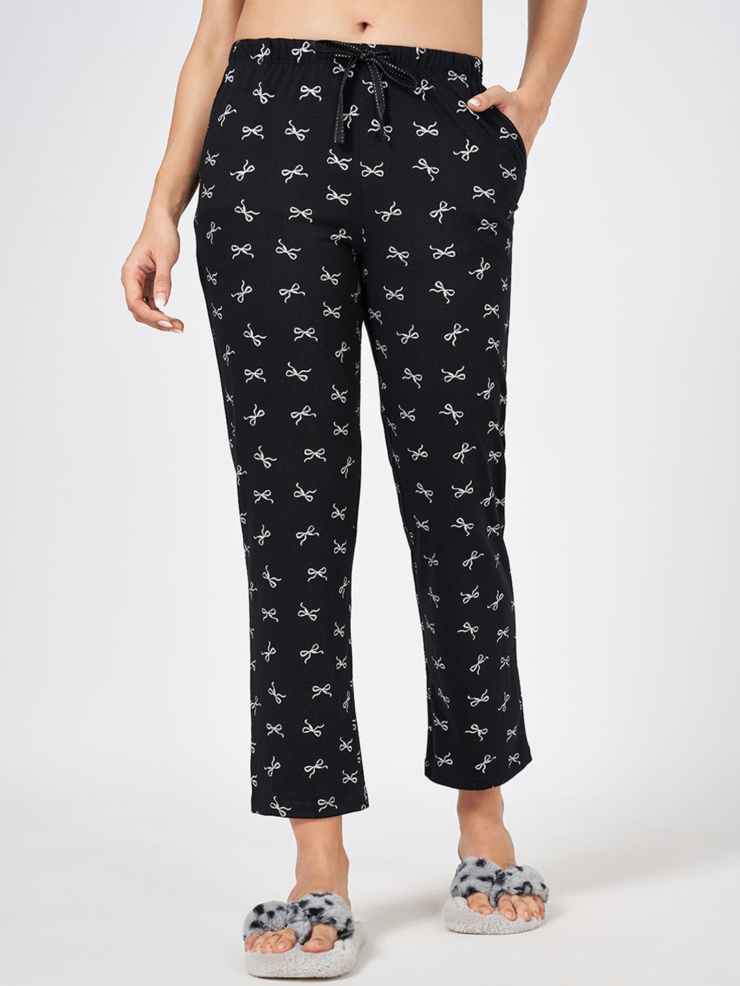 

Dreamz by Pantaloons Women Printed Cotton Lounge Pants, Black