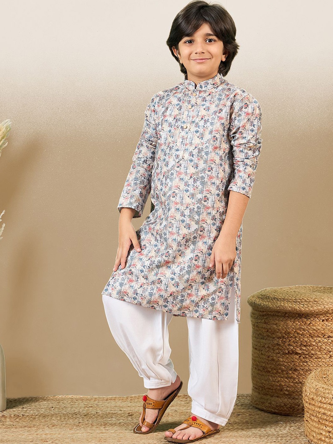 

YK Boys Ethnic Motifs Printed Regular Kurta with Patiala, Yellow