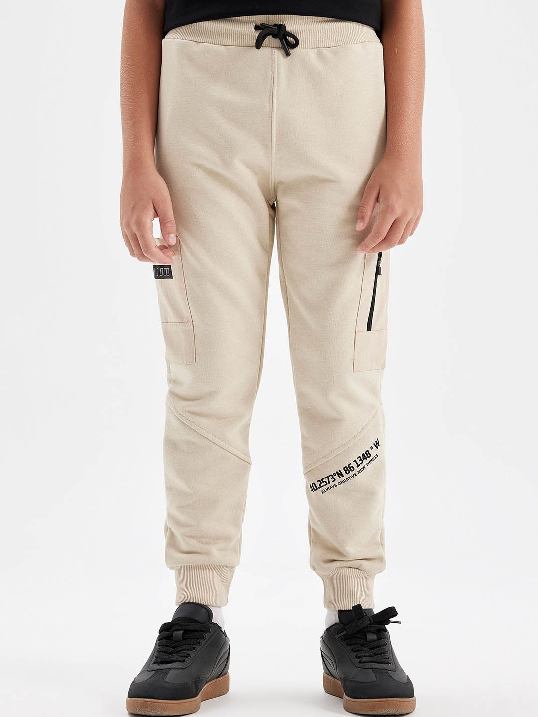 

DeFacto Boys Joggers Trousers, Off white