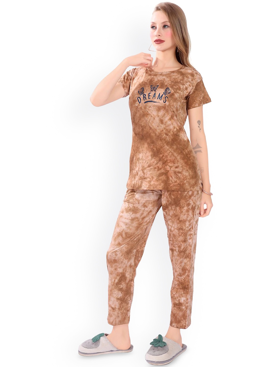 

FOMTI Women Printed Night suit, Gold