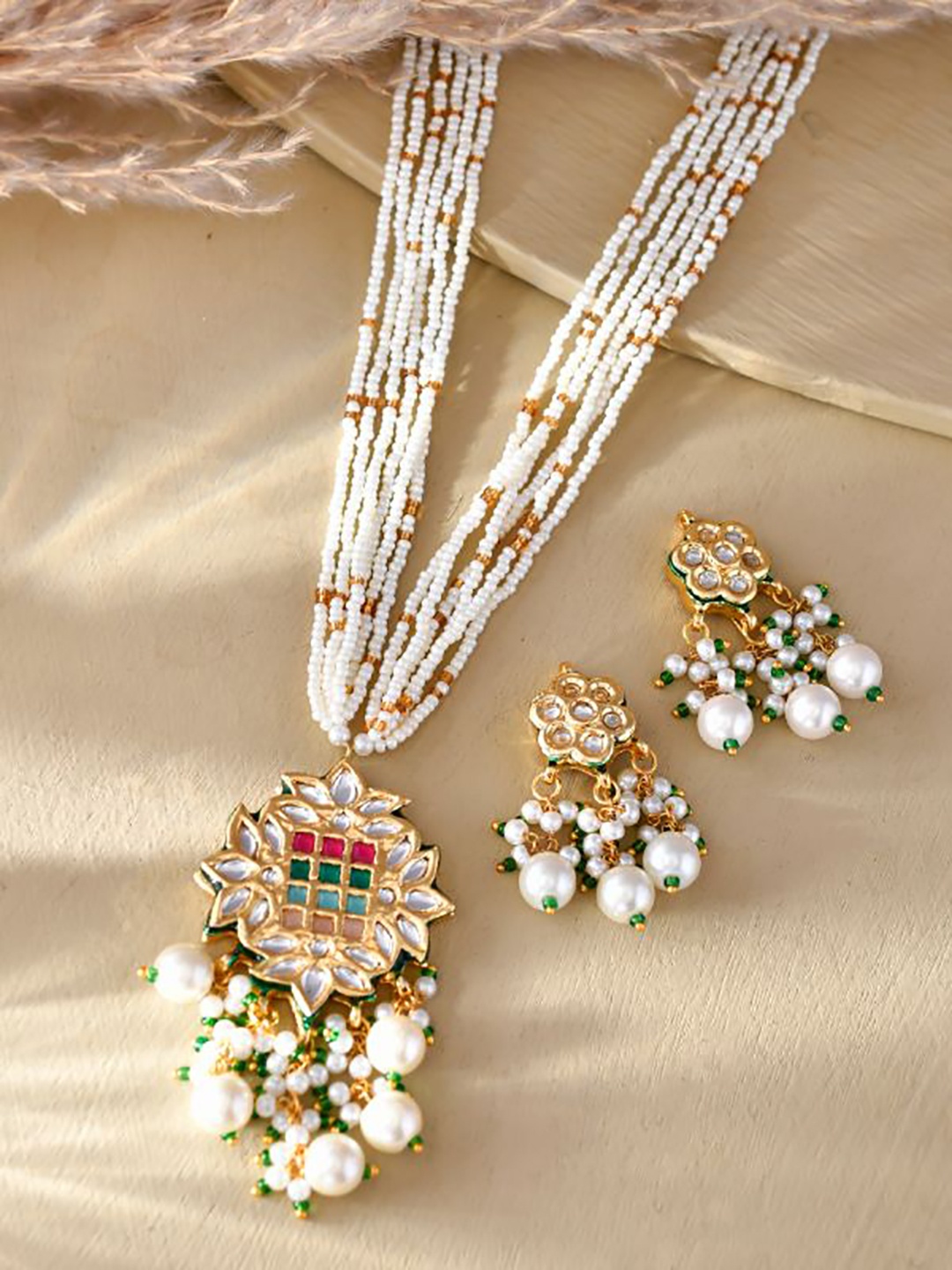 

DASTOOR Gold-Plated Kundan Studded & Beaded Necklace and Earrings