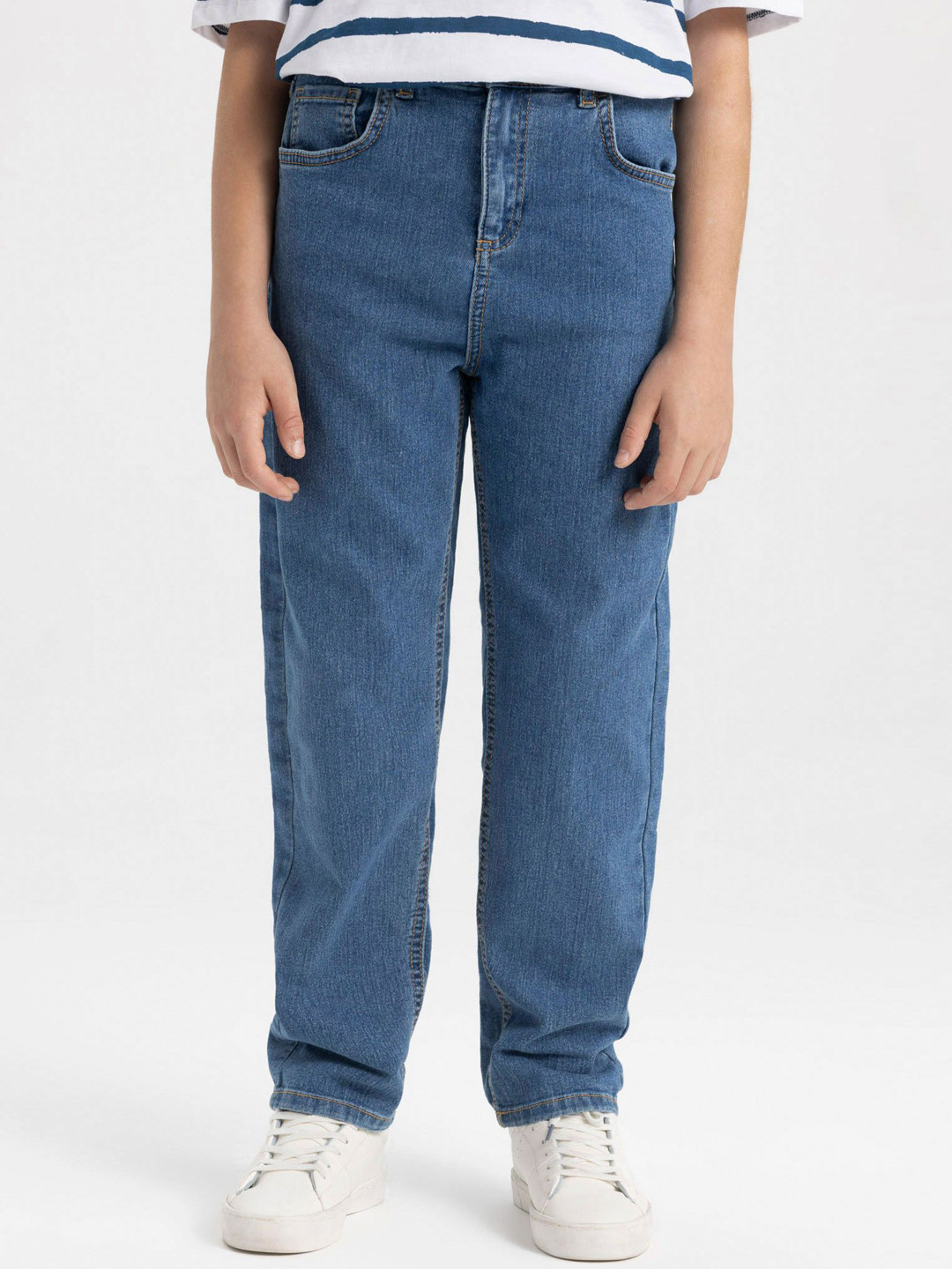 

DeFacto Boys Solid Regular Trousers, Blue