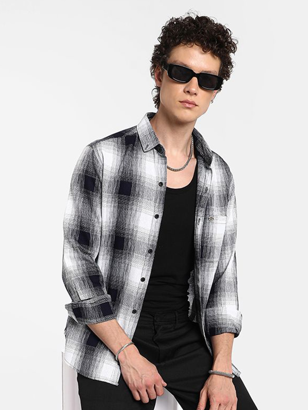 

Campus Sutra Men Comfort Spread Collar Checked Cotton Casual Shirt, Black