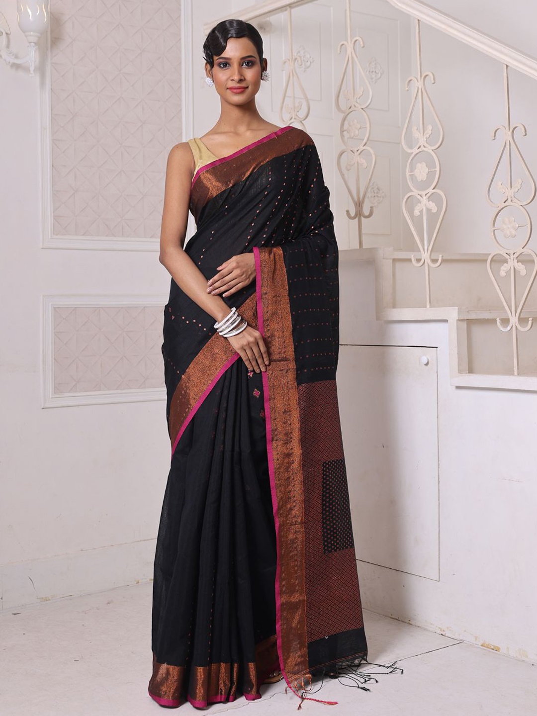 

Charukriti Ethnic Motifs Zari Saree and Blouse Piece, Black
