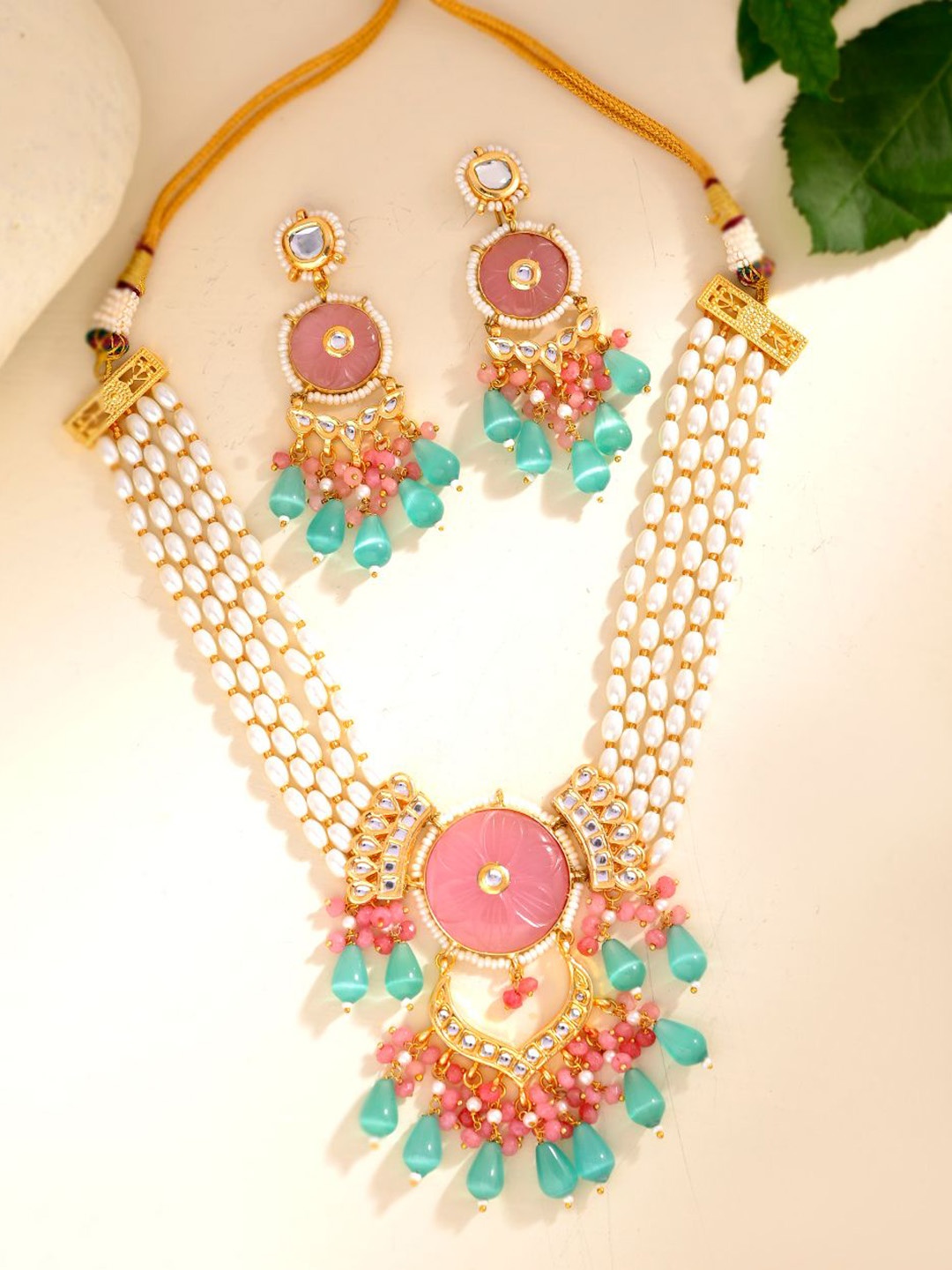 

DASTOOR Gold Plated Kundan Studded & Beaded Jewellery Set