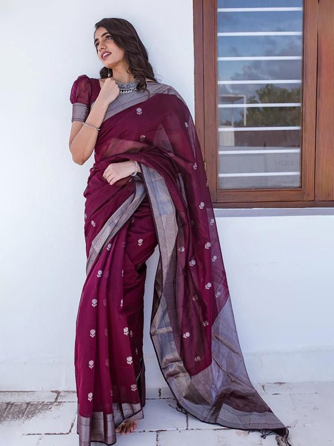 

QENY Woven Design Zari Banarasi Saree, Purple