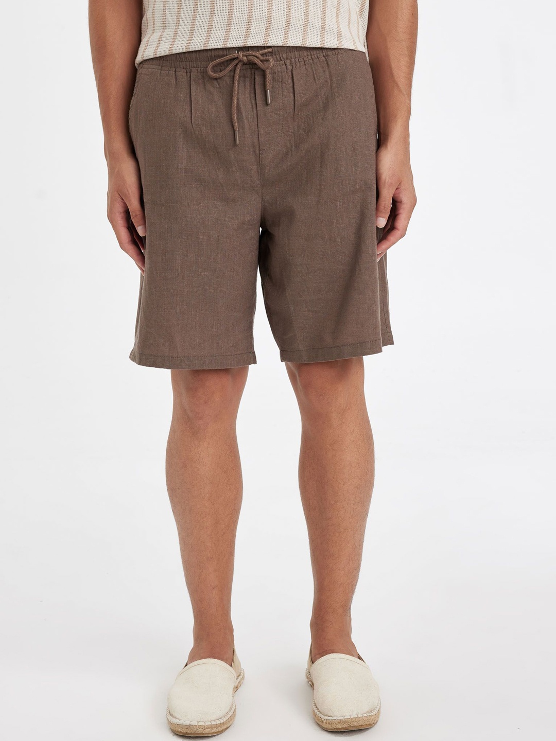 

DeFacto Men Cotton Mid-Rise Shorts, Na