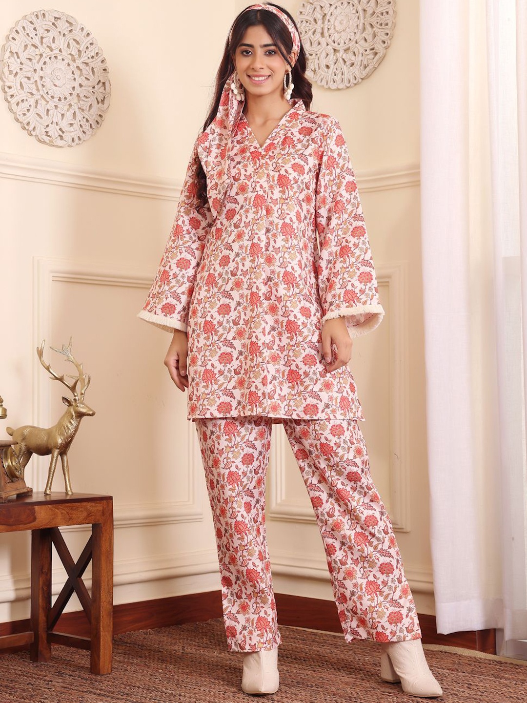

Varanga Off White Floral Printed V-Neck Flared Sleeves Casual Tunic With Trousers