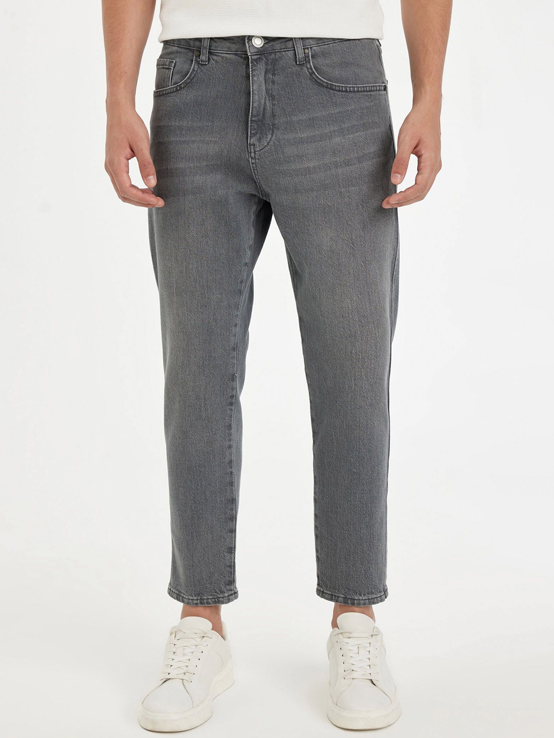 

DeFacto Men Mid-Rise Heavy Fade jeans, Grey