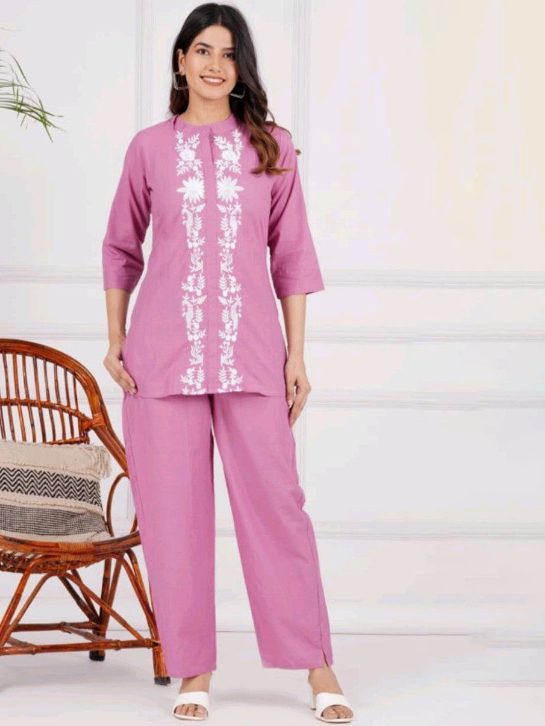 

ANTU KURTIES Ethnic Motifs Thread Work Mandarin Collar Top With Trousers, Pink