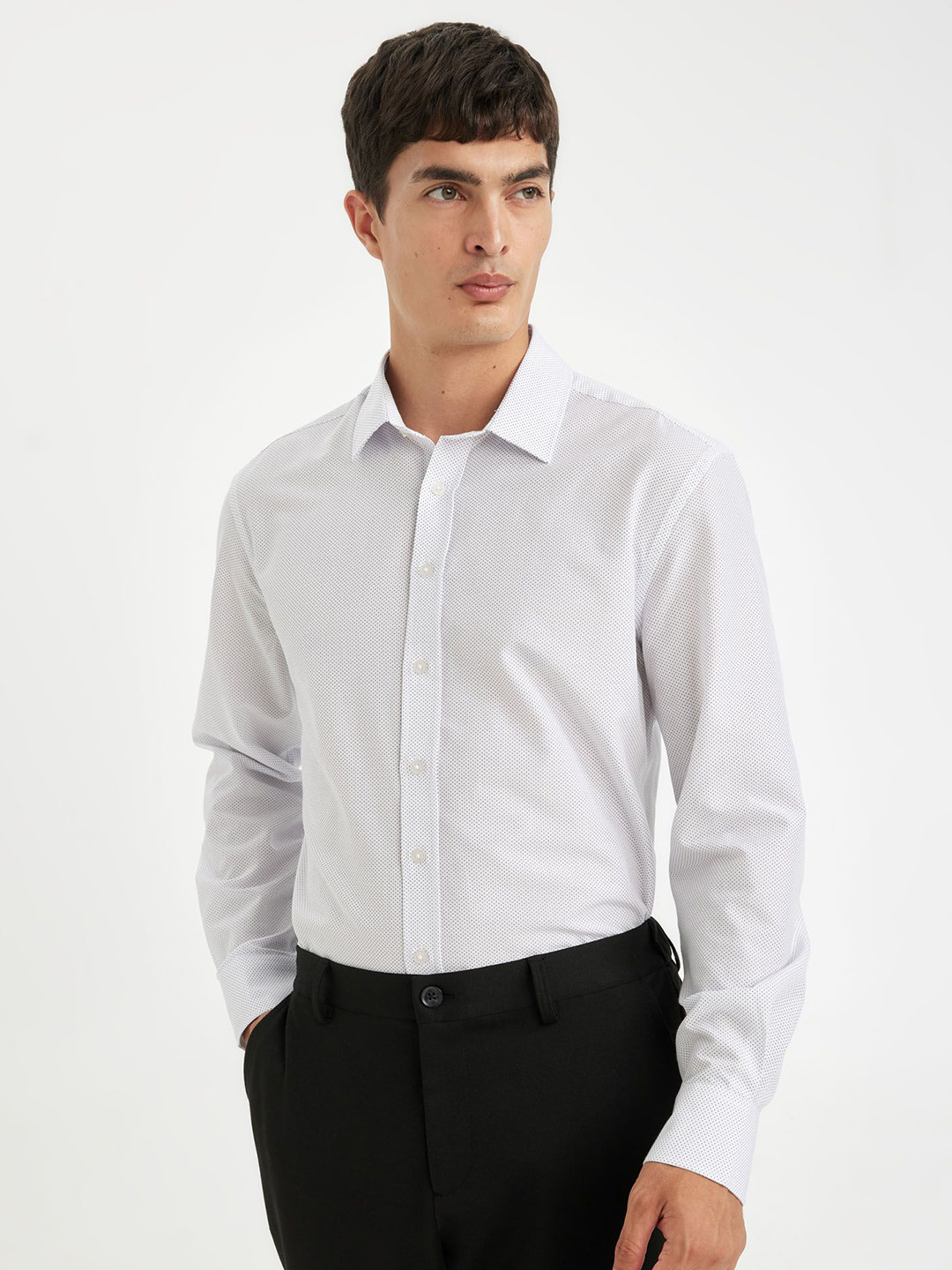 

DeFacto Men Cutaway Collar Micro Ditsy Printed Cotton Casual Shirt, White