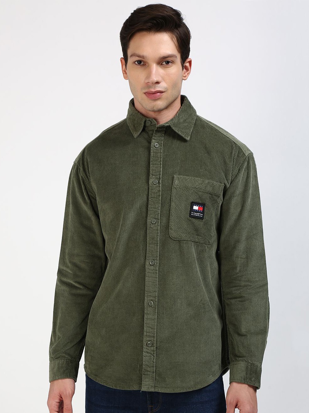 

Tommy Hilfiger Men Spread Collar Solid Cotton Relaxed Fit Casual Shirt, Olive