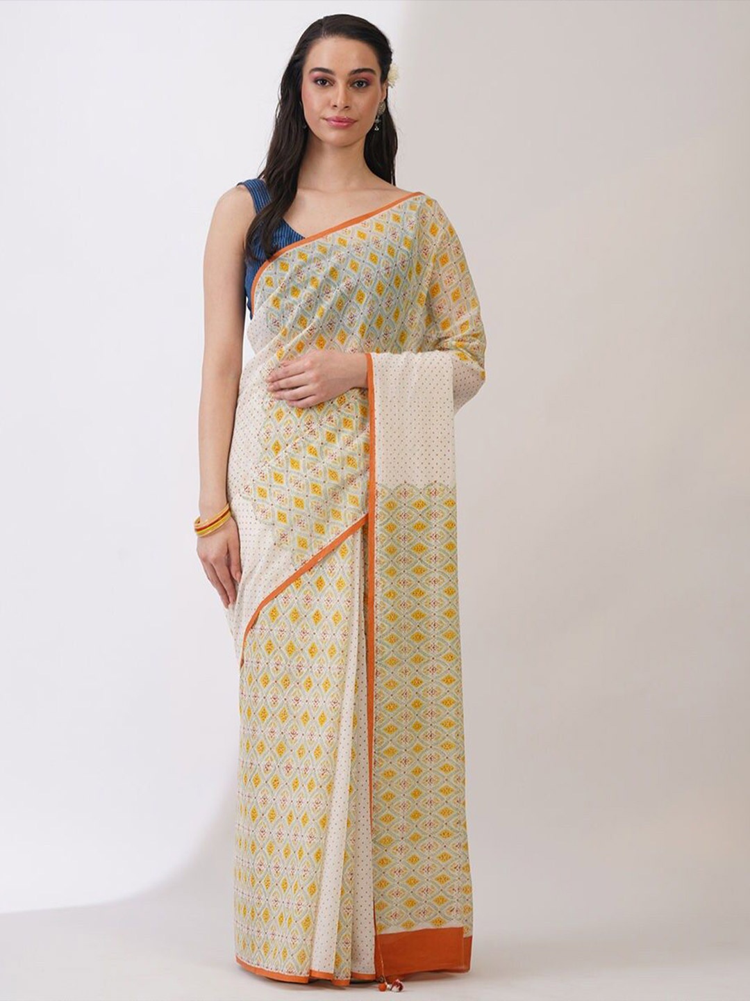 

JAYPORE Floral Printed Pure Cotton Block Print Saree, White