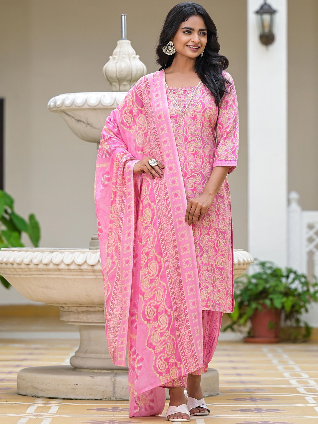 

Juniper Floral Printed Regular Sequinned Straight Kurta with Trousers & Dupatta, Pink