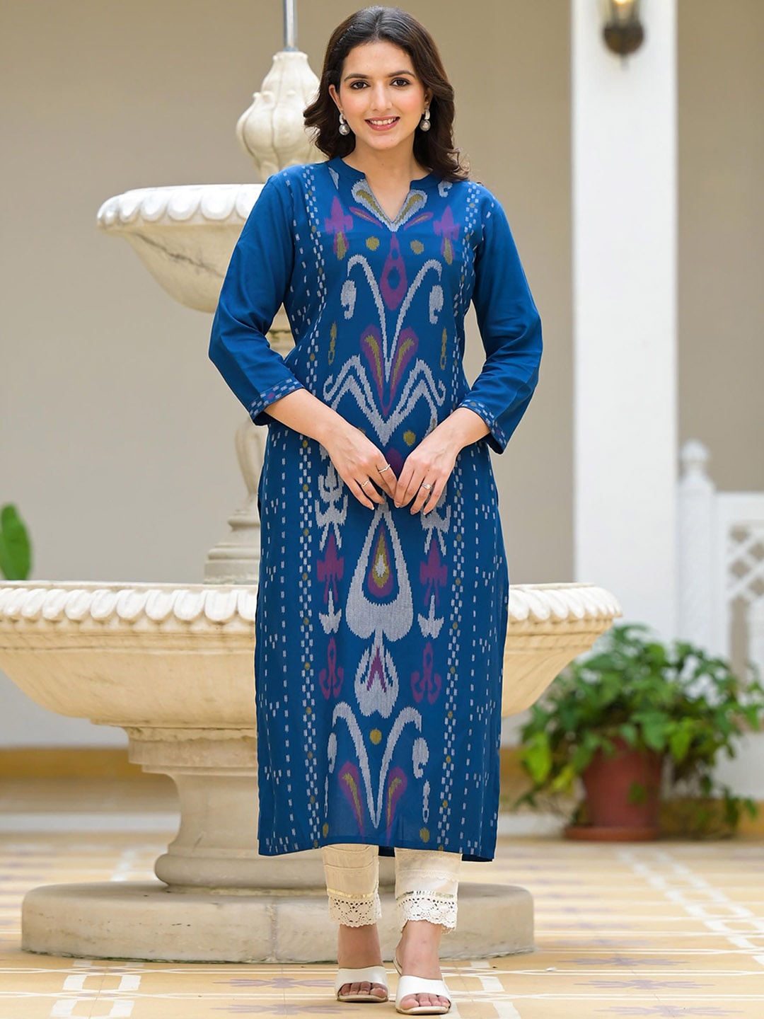 

Juniper Geometric Printed Mandarin Collar Straight Kurta, Blue