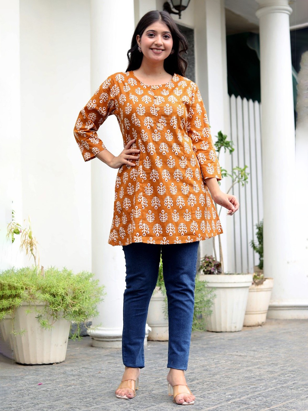 

ANTU KURTIES Floral Printed Pure Cotton Empire Kurti, Orange