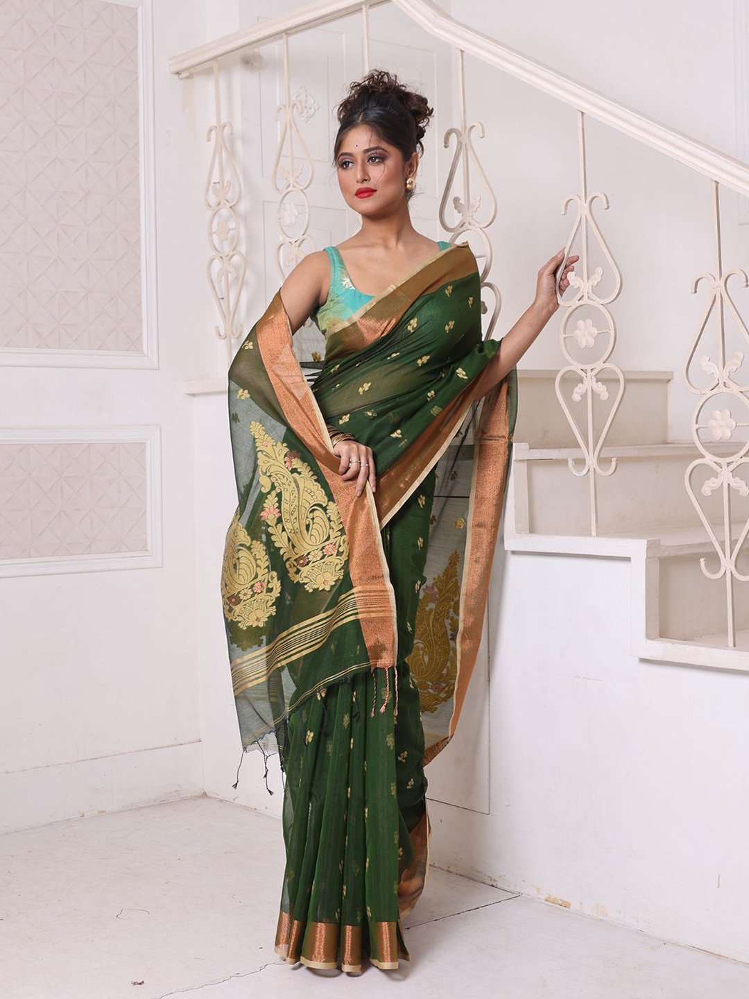 

Charukriti Ethnic Motifs Zari Saree, Green