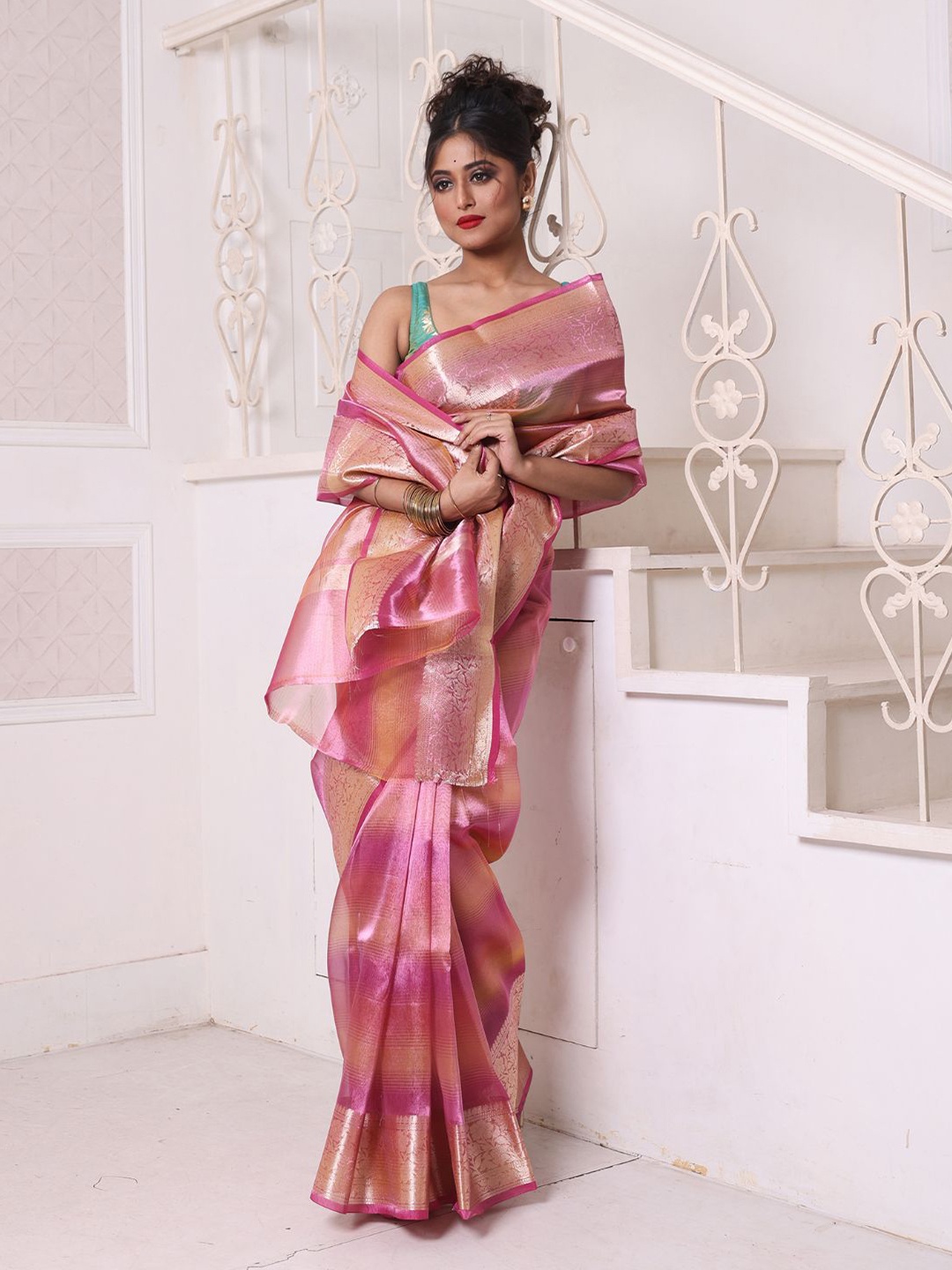 

Charukriti Striped Woven Design Zari Celebrity Saree, Pink