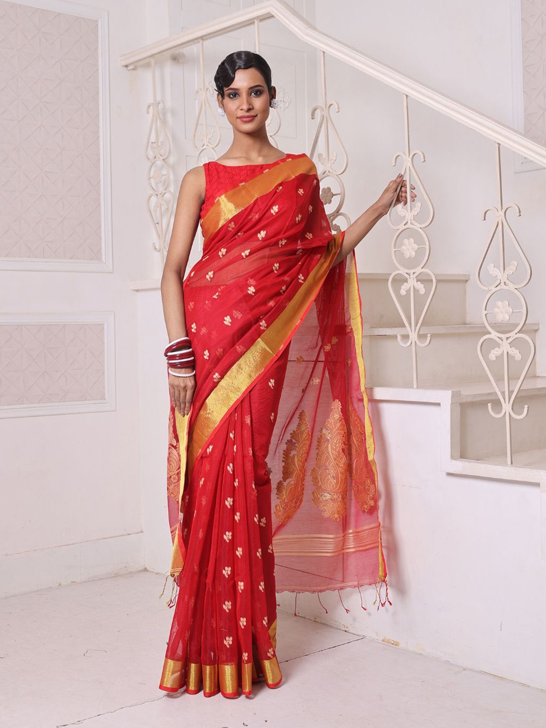 

Charukriti Ethnic Motifs Woven Design Zari Saree, Red