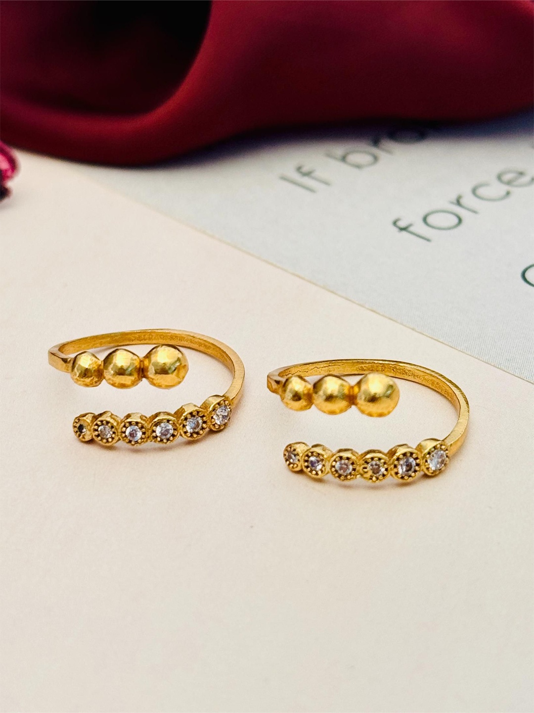 

ABDESIGNS Gold-Plated American Diamond Toe Rings