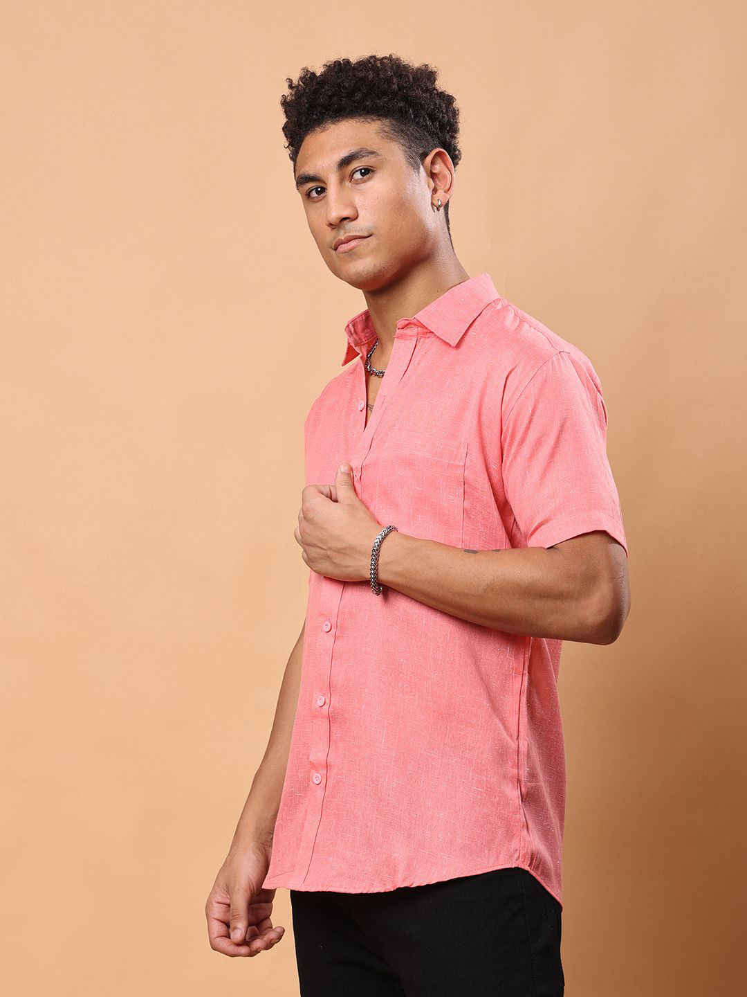 

KLOSET BY RIAG Men Classic Spread Collar Solid Cotton Casual Shirt, Pink