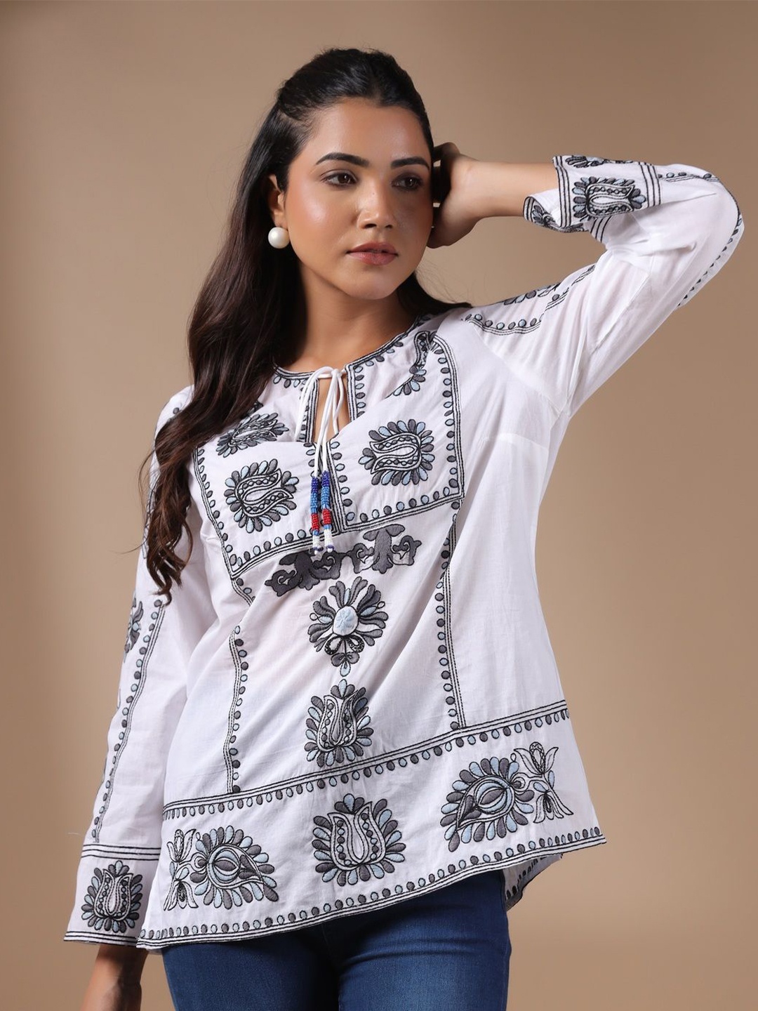

Nyaro Women Ethnic Motifs Printed Tie-Up Neck Cotton Top, White