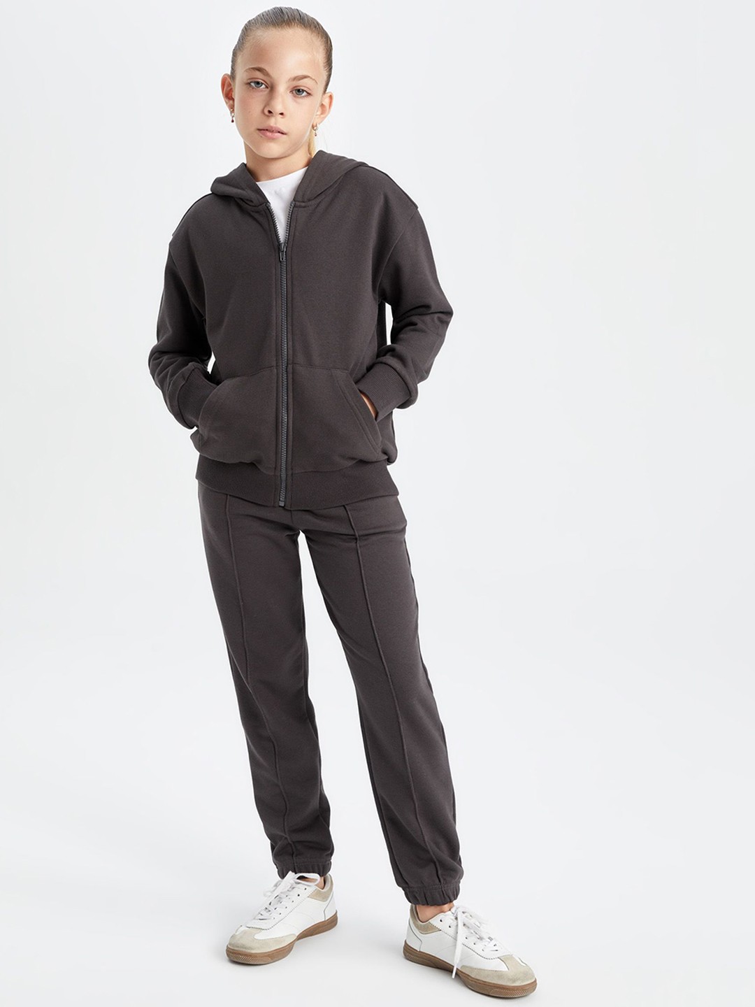 

DeFacto Girls Cotton Solid Joggers Trousers, Grey