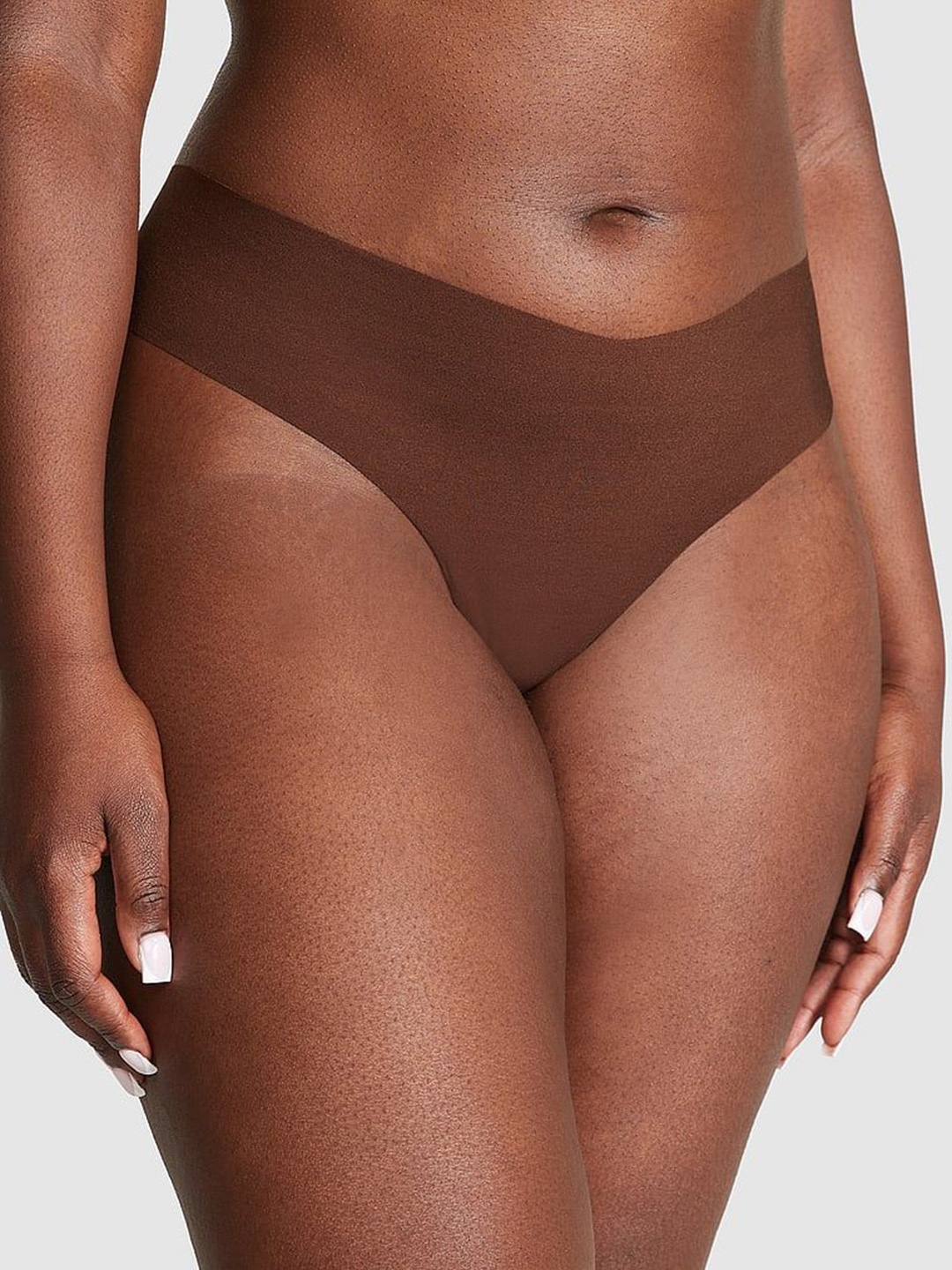 

Victoria's Secret No-Show Low-Rise Thong Briefs 1124111933F6, Brown