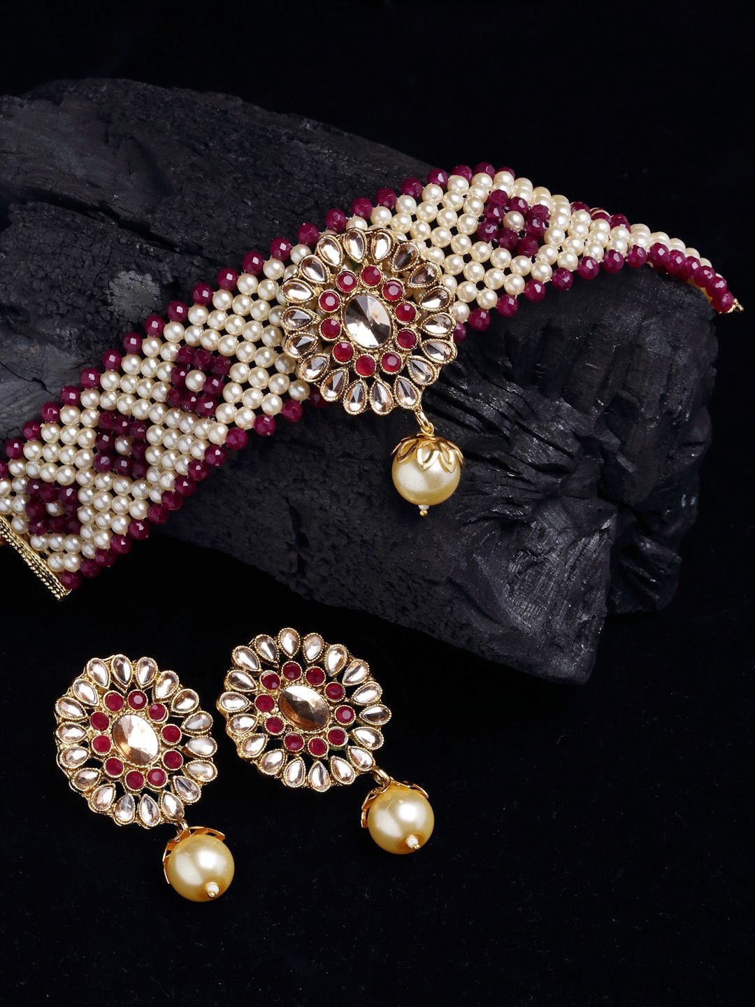 

Anouk Red Gold Plated Kundan Studded & Beaded Jewellery Set