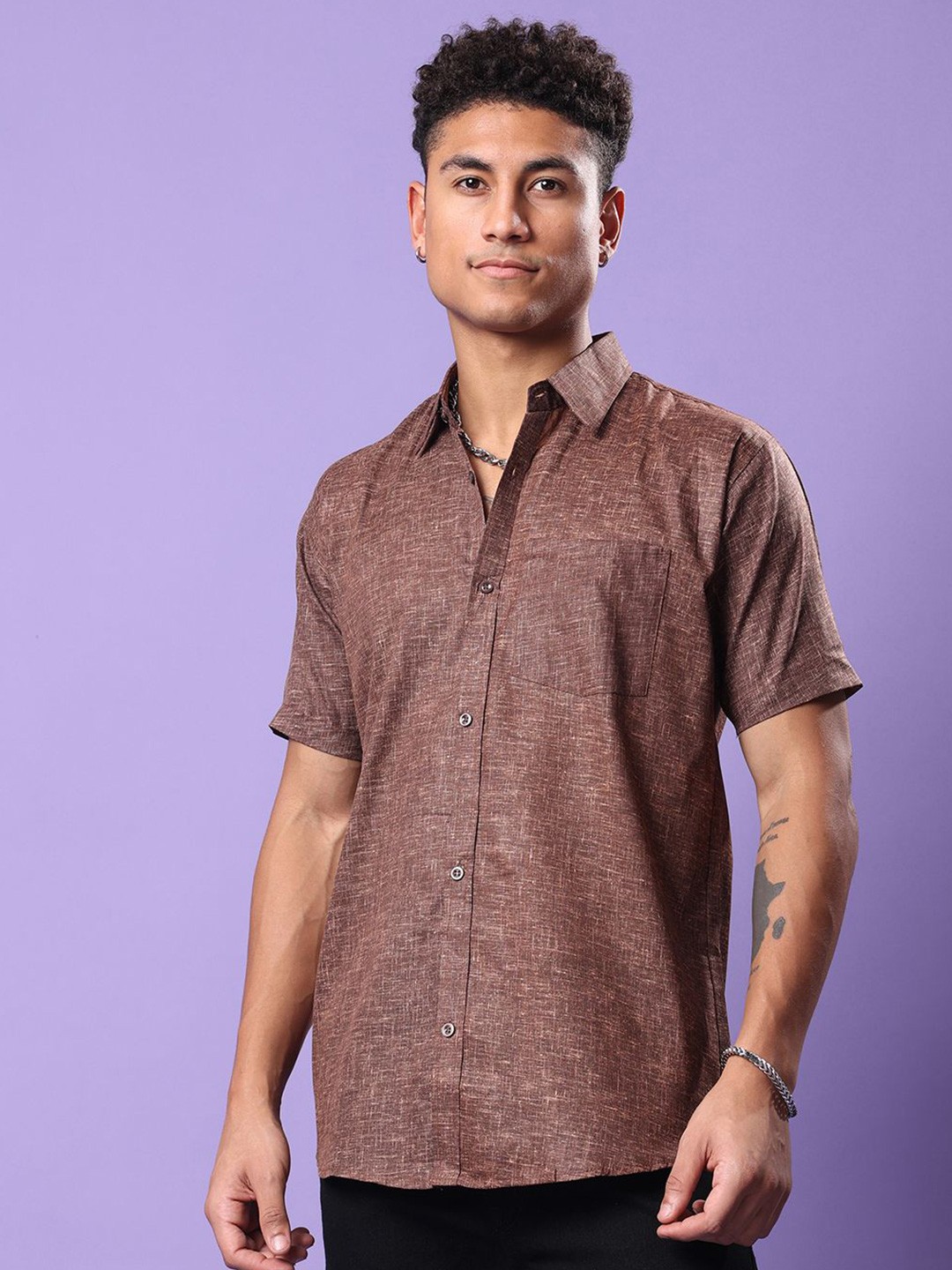 

KLOSET BY RIAG Men Classic Spread Collar Solid Cotton Casual Shirt, Brown