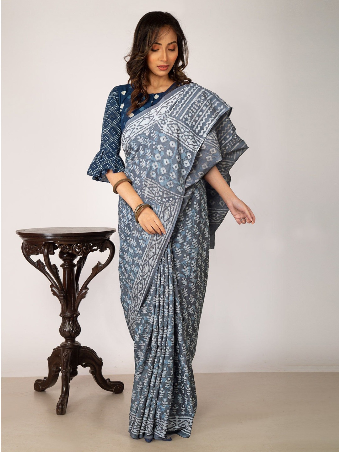 

Unnati Silks Ethnic Motifs Pure Cotton Handloom Chanderi Saree, Grey