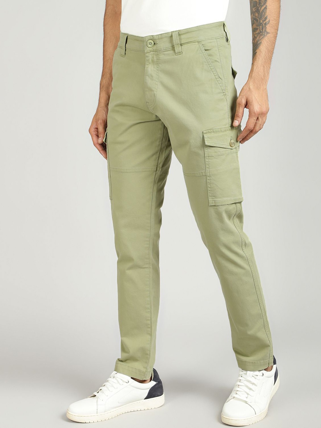 

Royal Enfield Men Solid Cotton Trousers, Green