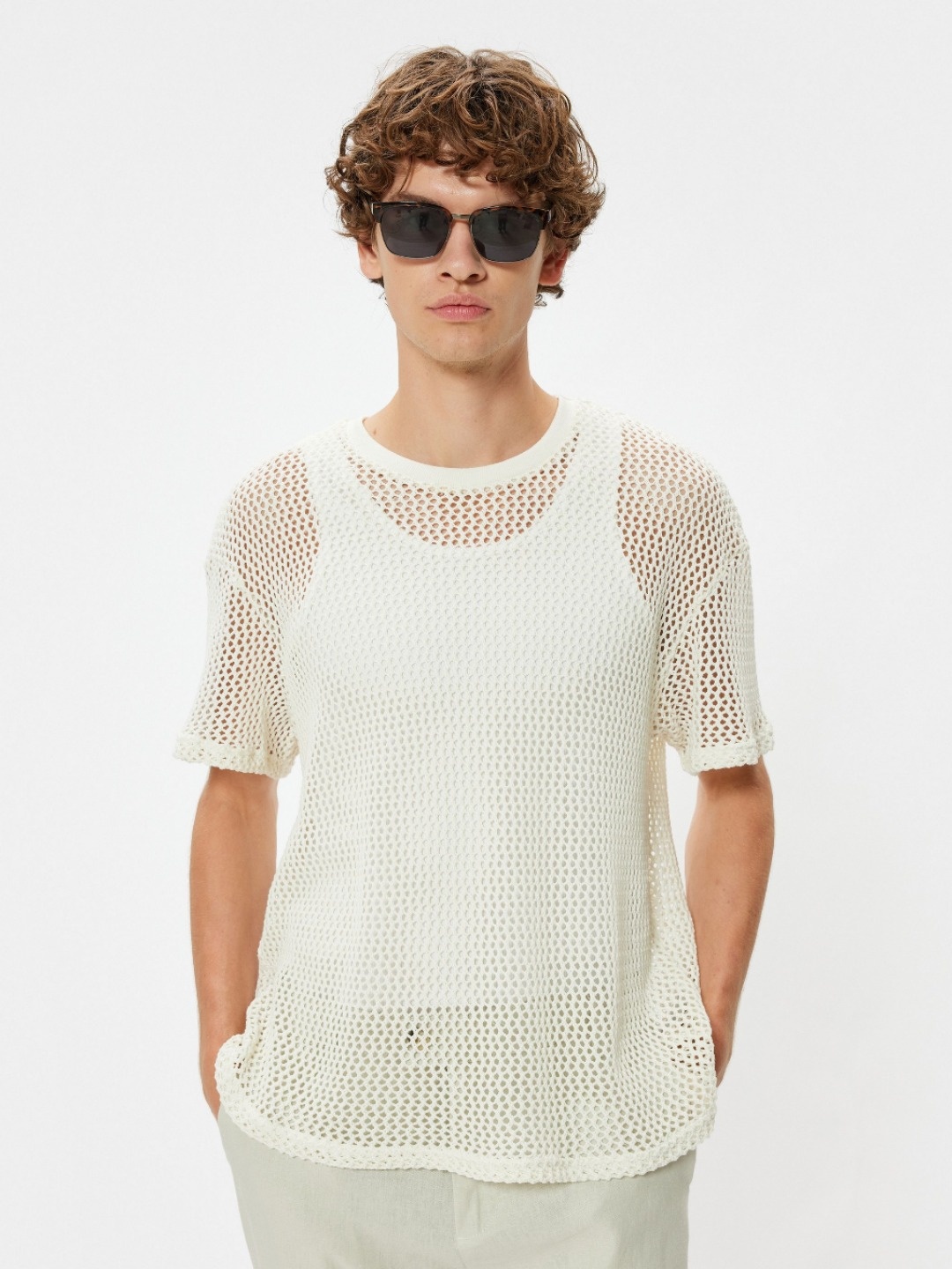 

Koton Men Solid V-Neck Cotton Oversized T-shirt, Beige