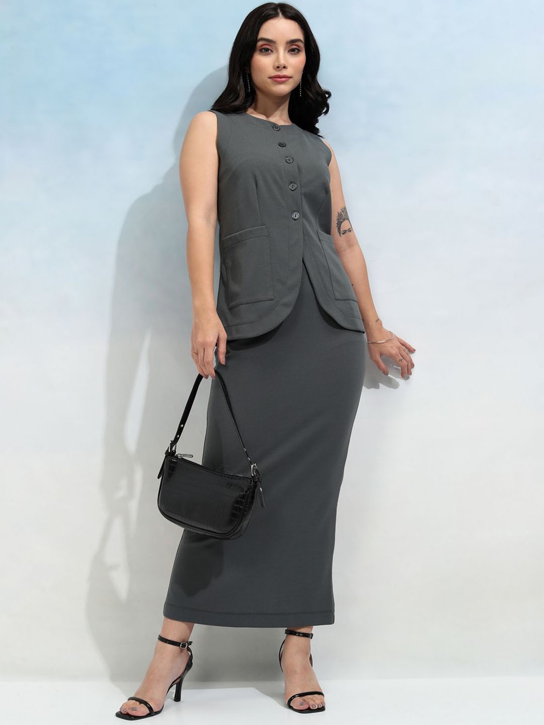 

Tokyo Talkies Grey Round Neck Sleeveless Buttondown Blazer With Skirt