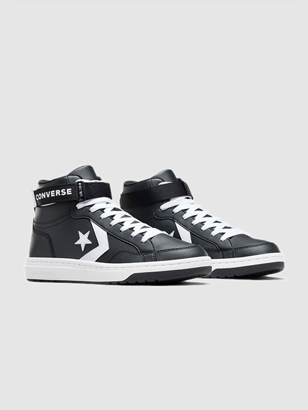 

Converse Unisex Pro Blaze V2 Mid Top Sneakers, Black