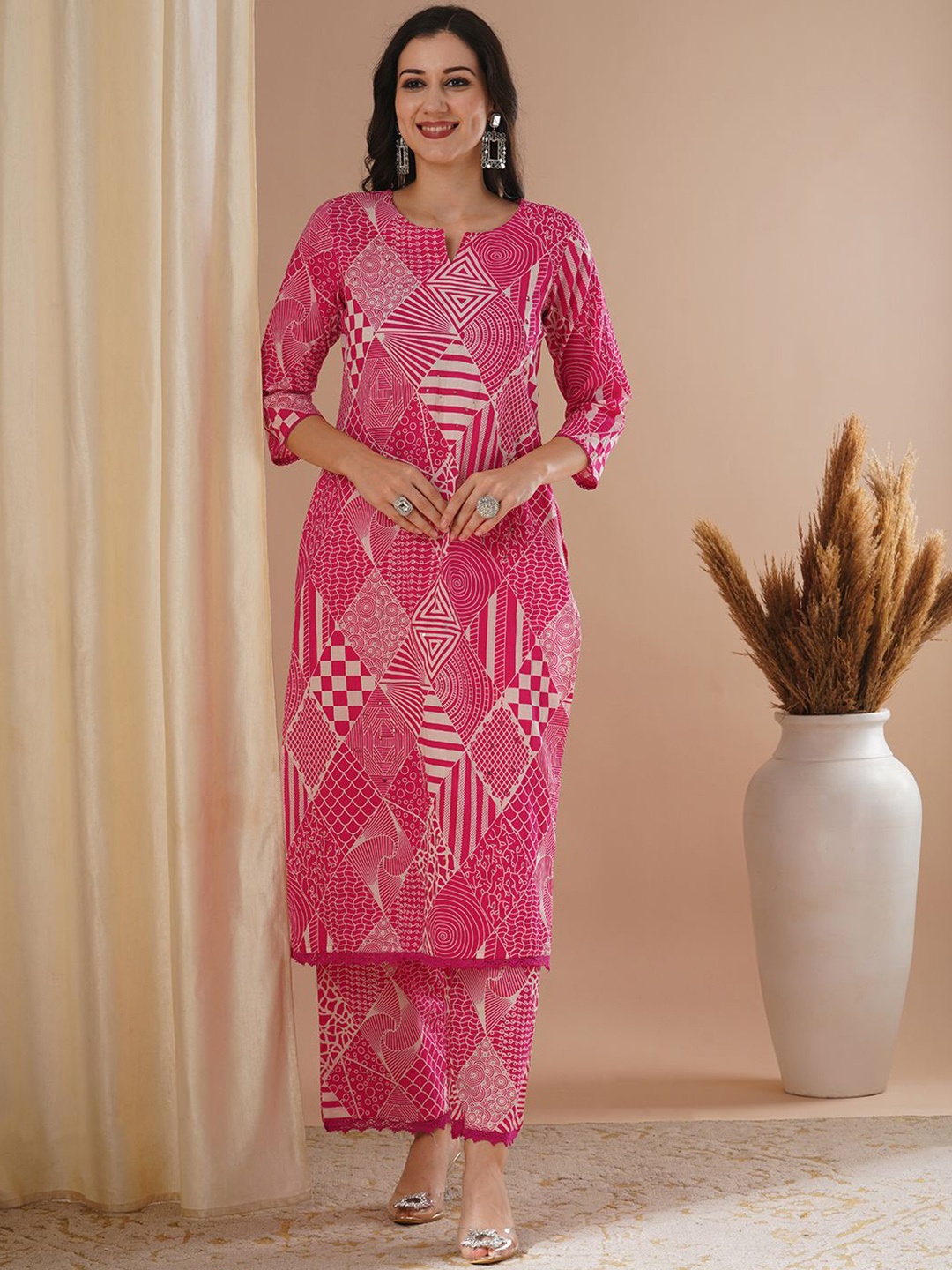 

FASHOR Geometric Printed Notched Neck Straight Kurta With Trousers, Pink