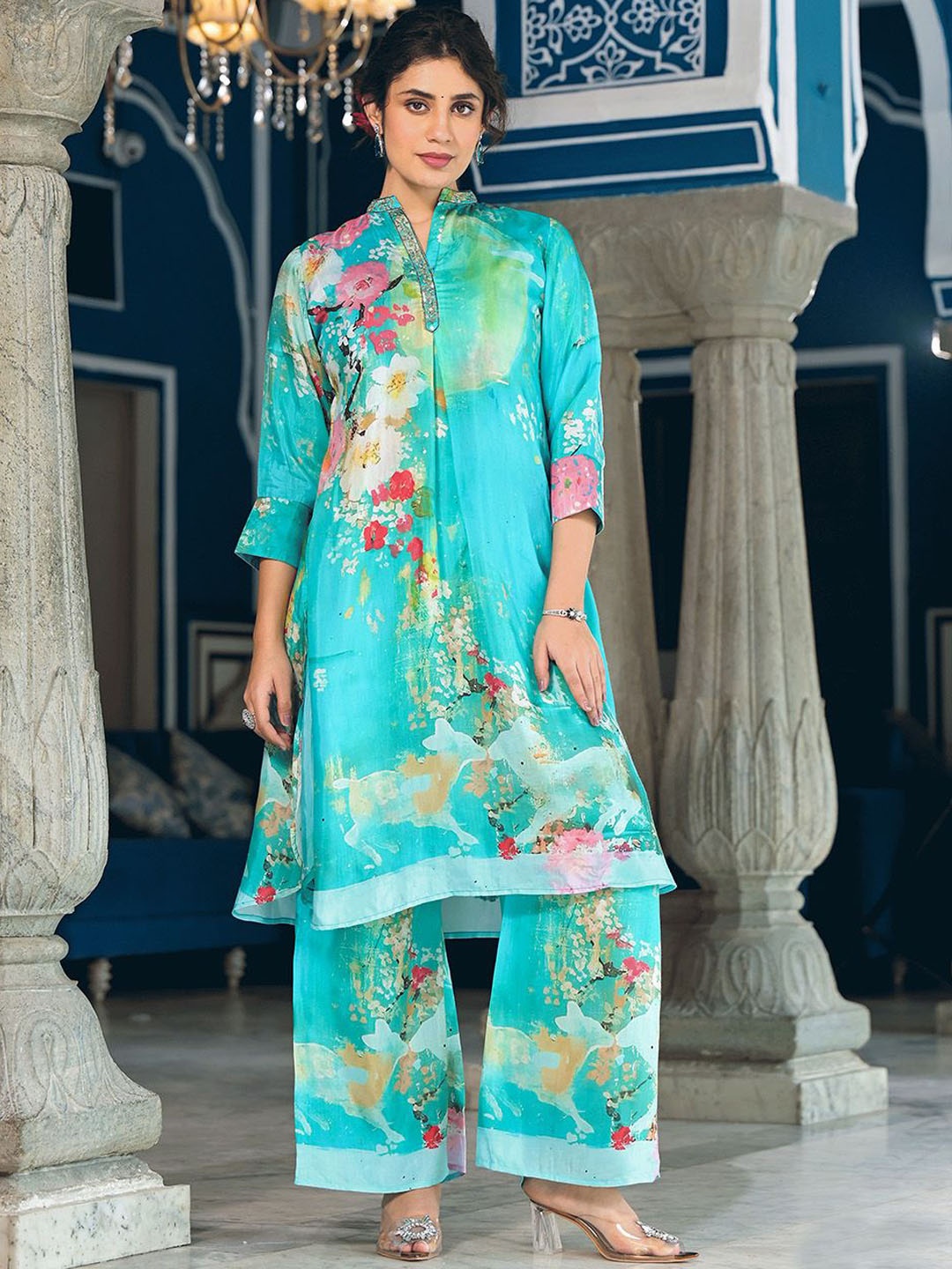 

Ishin Floral Printed Thread Work Kurta with Trousers & Dupatta, Blue