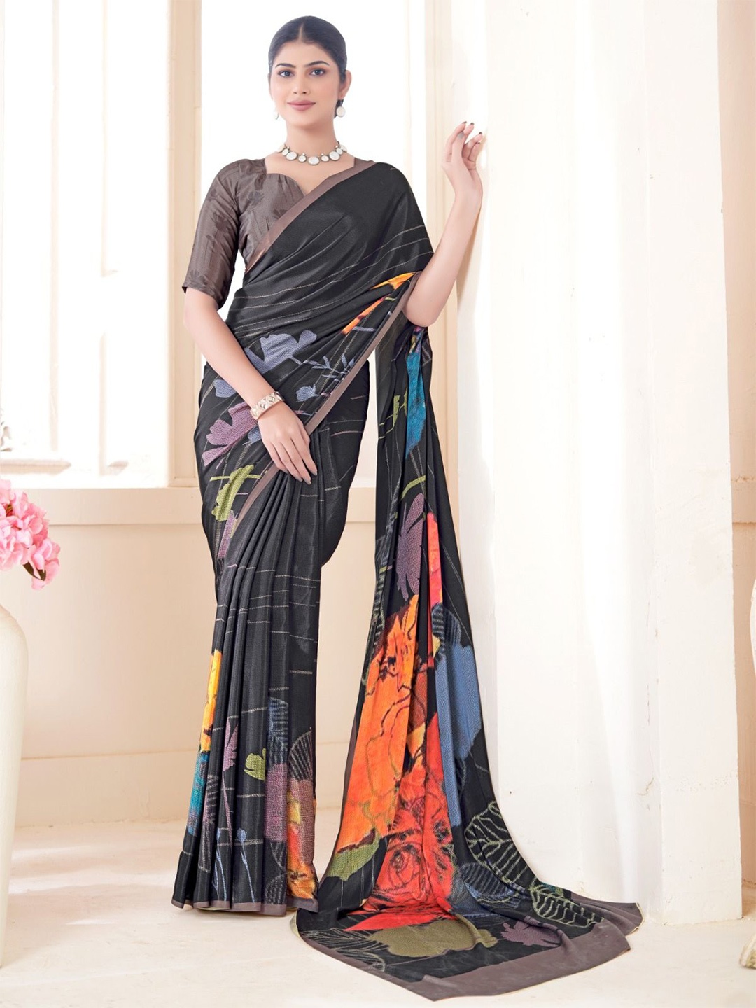 

JIVORA Floral Printed Pure Silk Saree, Black