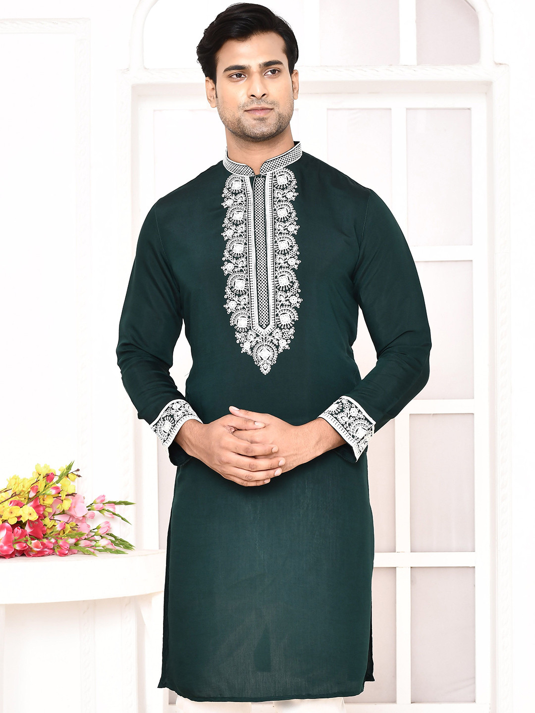 

MAAHI FABS Men Floral Thread Work Kurta, Green