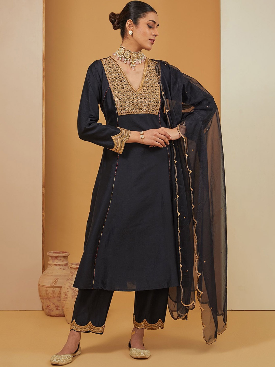 

neha khullar Women Ethnic Motifs Yoke Design Keyhole Neck Flared Sleeves Thread Work Handloom Kurta, Black