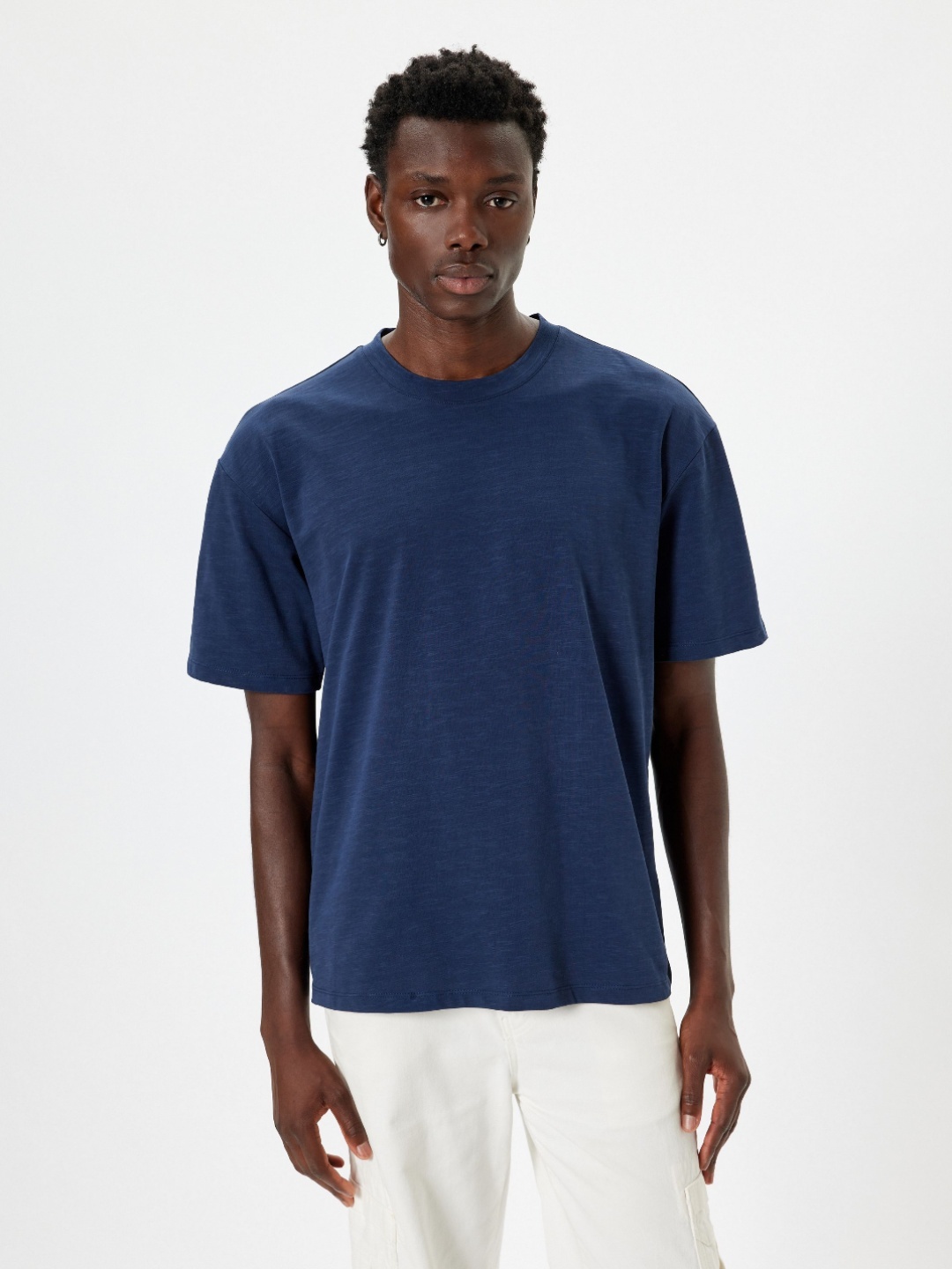 

Koton Men Solid Round Neck Cotton Oversized T-shirt, Navy blue