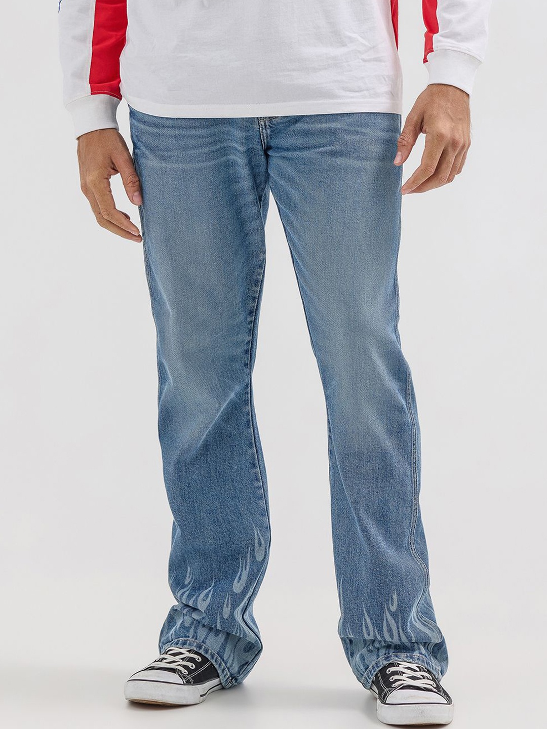 

Wrangler Men Bootilicious Mid Rise Bootcut Clean Look Heavy Fade Stretchable Jeans, Blue