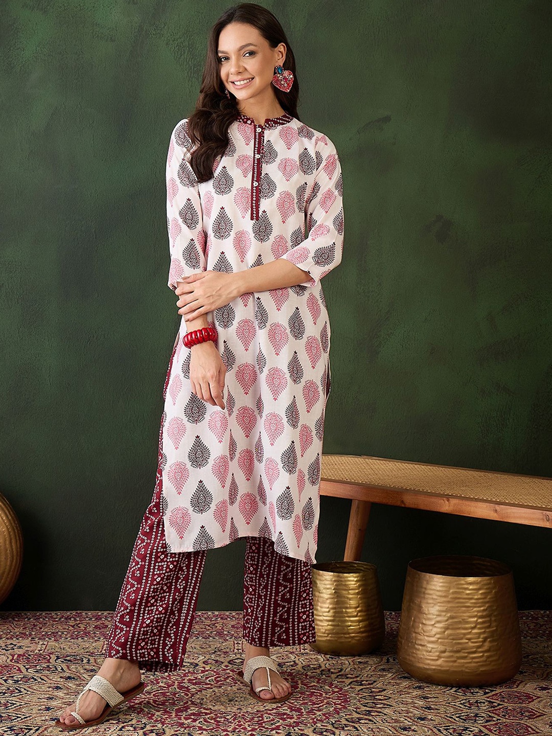 

Sangria Women Printed Three Quarter Sleeve Straight Kurta & Salwar, White