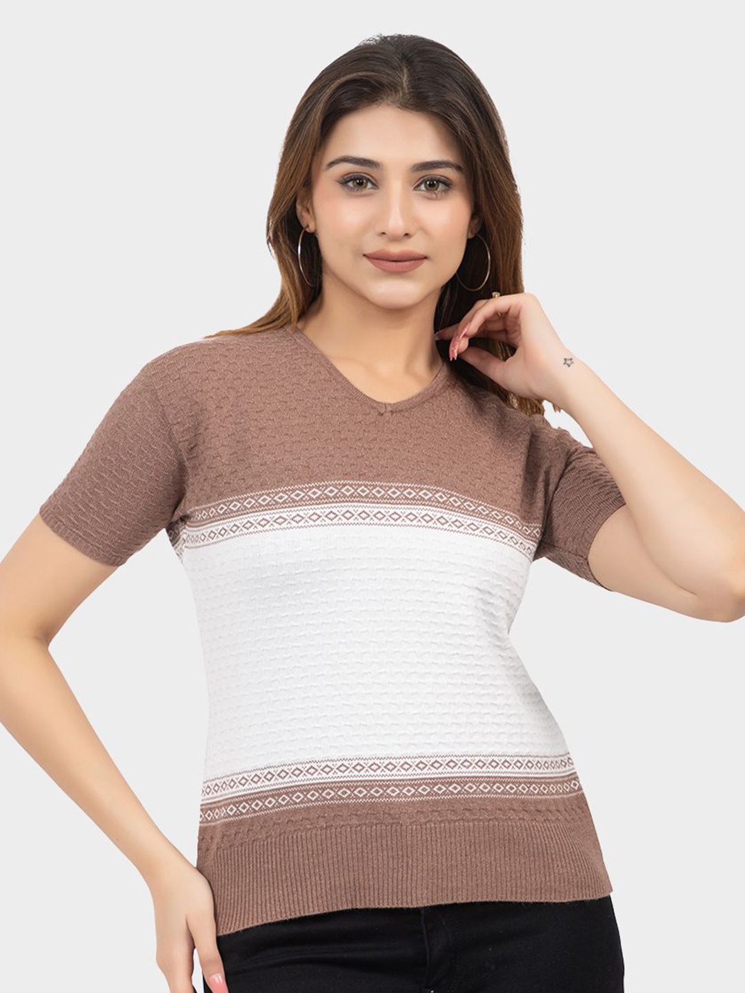 

LEZA Women Colourblocked V-Neck Cotton Top, Camel brown