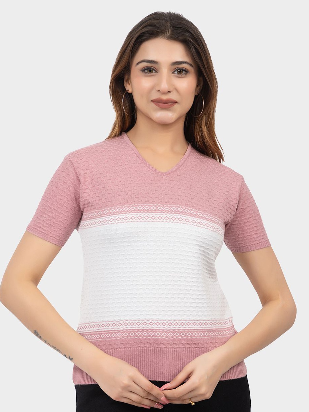

LEZA Women Colourblocked V-Neck Cotton Top, Peach