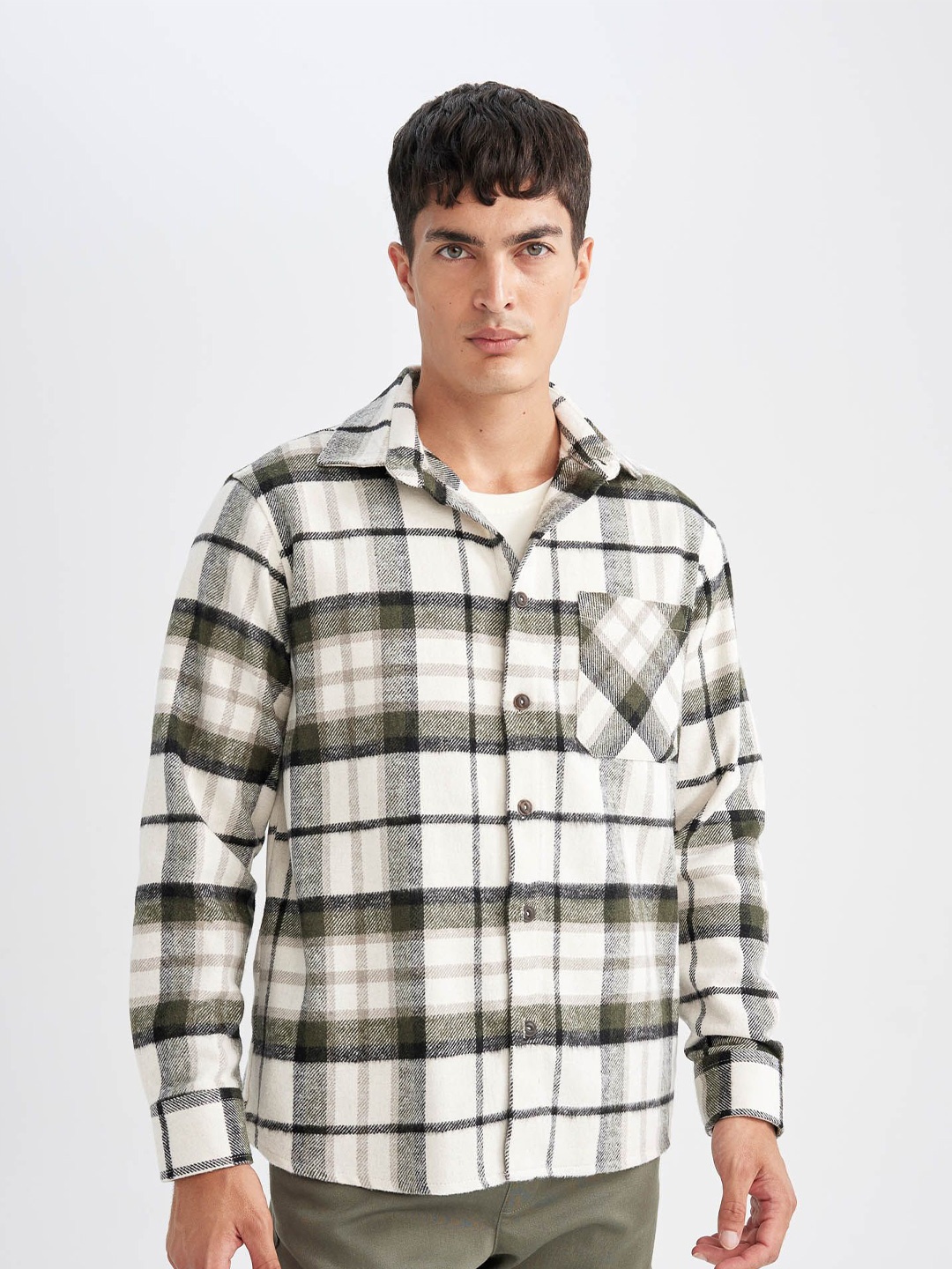 

DeFacto Men Spread Collar Tartan Checked Casual Shirt, White